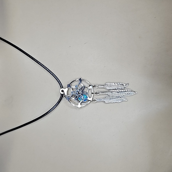 DREAM CATCHER SILVERTONE NECKLACE - Picture 3 of 7
